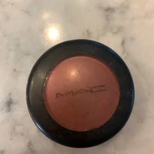 Mac cranberry eyeshadow